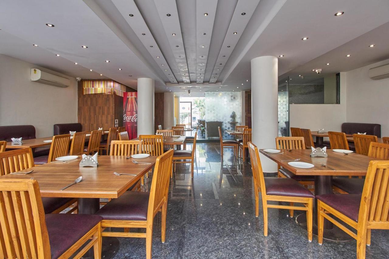 נאסיק Oyo 10672 Hotel Riviera מראה חיצוני תמונה
