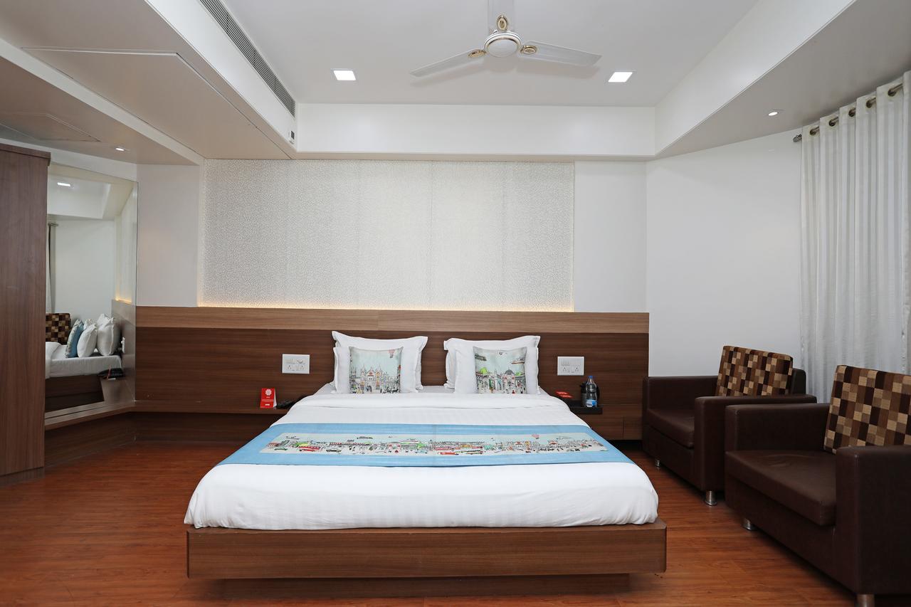 נאסיק Oyo 10672 Hotel Riviera מראה חיצוני תמונה