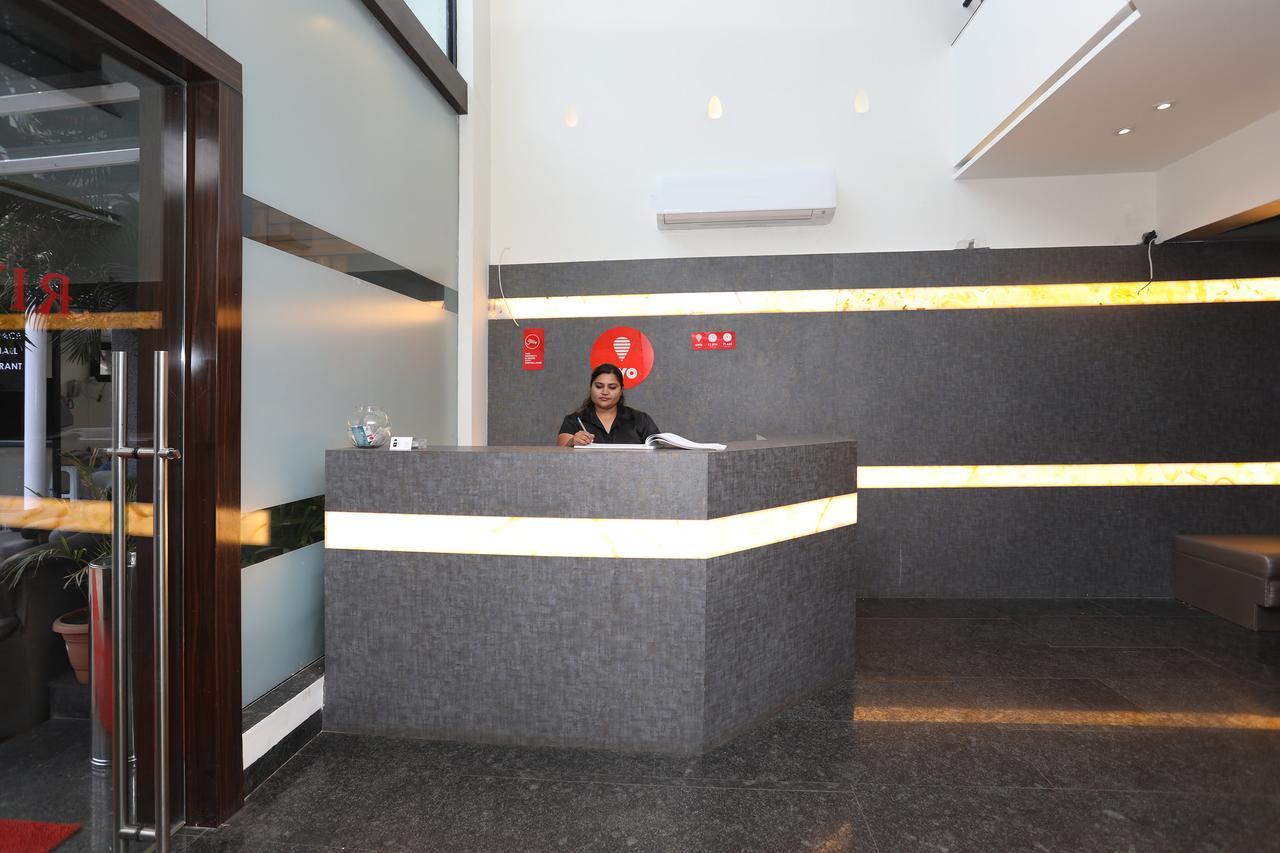 נאסיק Oyo 10672 Hotel Riviera מראה חיצוני תמונה