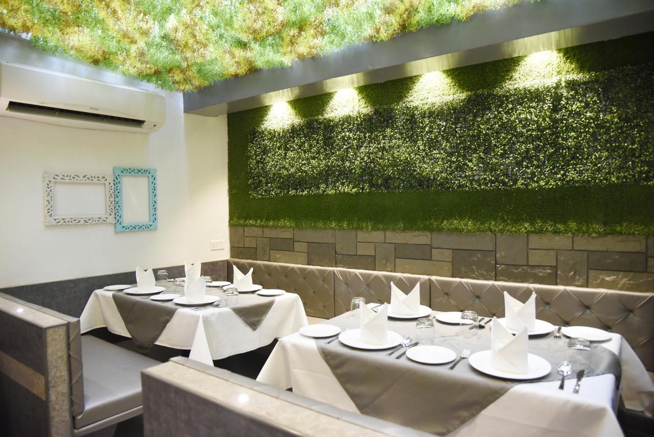 נאסיק Oyo 10672 Hotel Riviera מראה חיצוני תמונה
