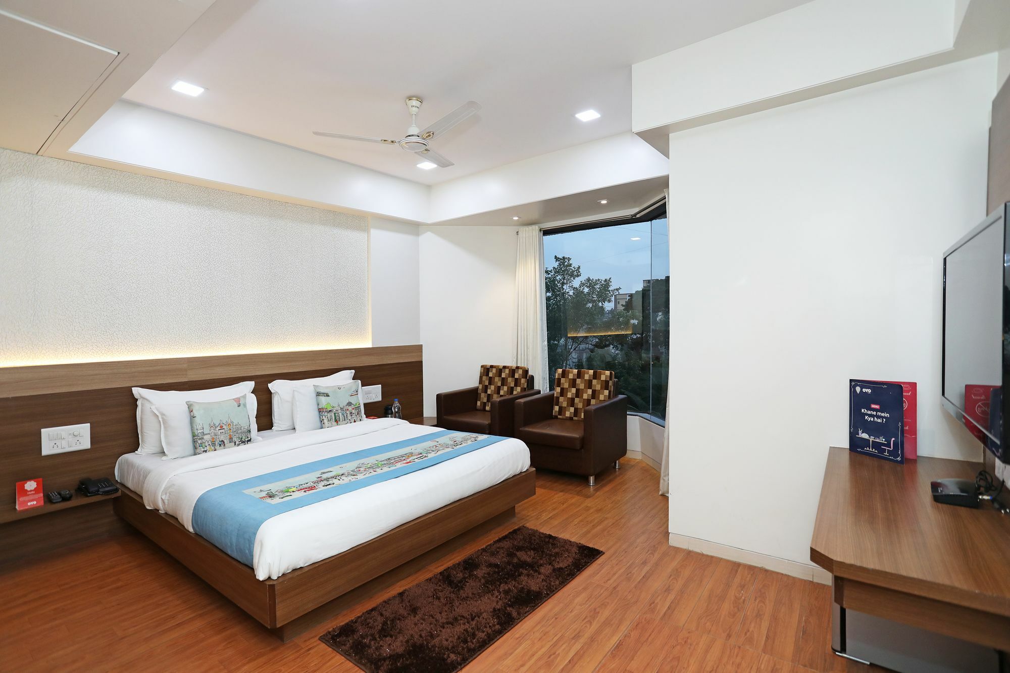 נאסיק Oyo 10672 Hotel Riviera מראה חיצוני תמונה