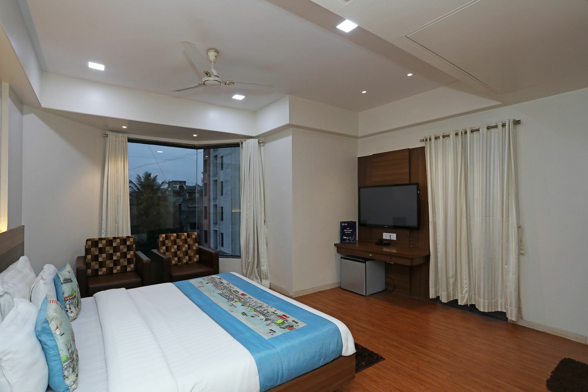 נאסיק Oyo 10672 Hotel Riviera מראה חיצוני תמונה