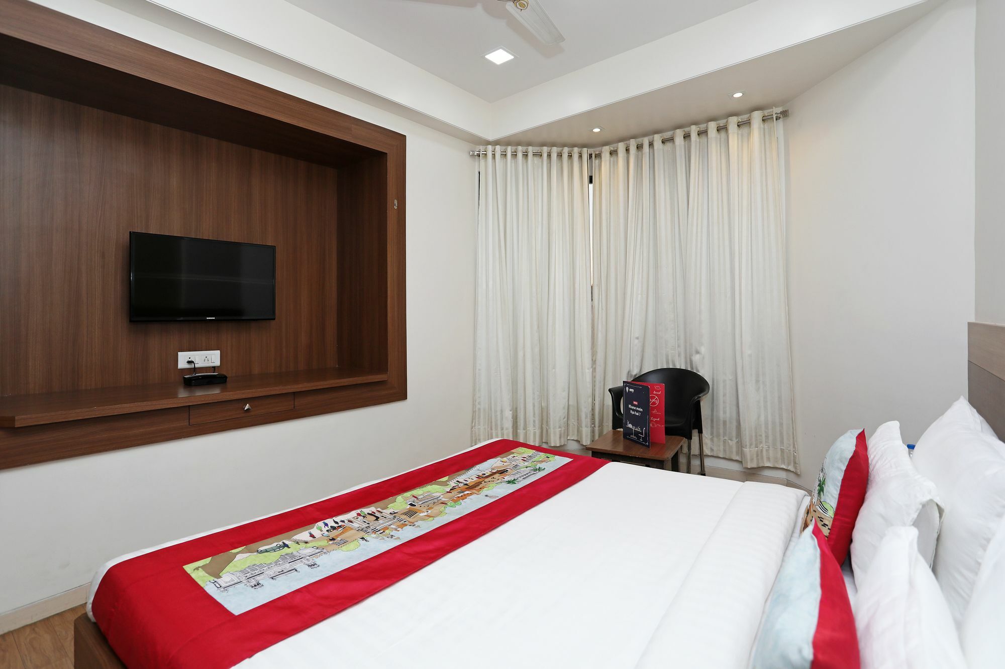 נאסיק Oyo 10672 Hotel Riviera מראה חיצוני תמונה